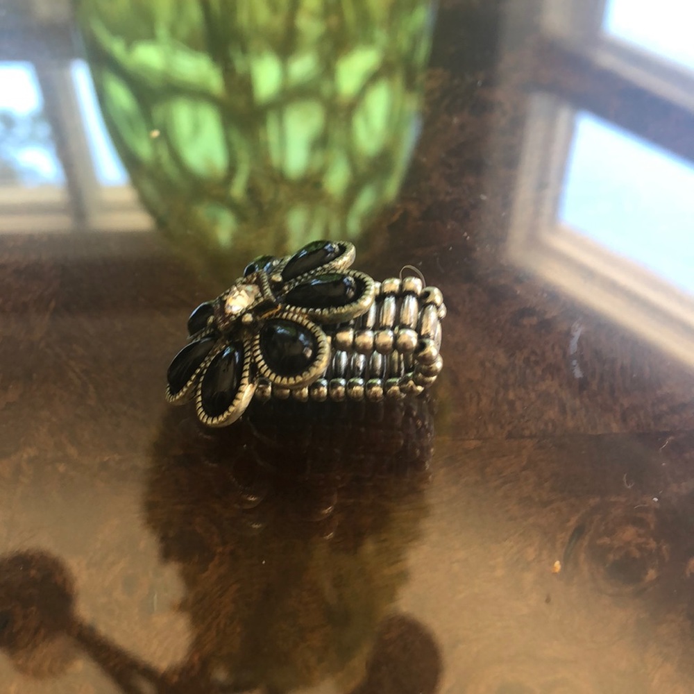 Ring - Picture 2 of 4